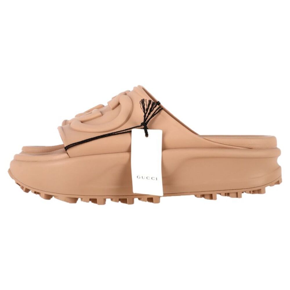 Gucci GG Oversize Slide Sandals in Beige Rubber - Picture 4 of 7